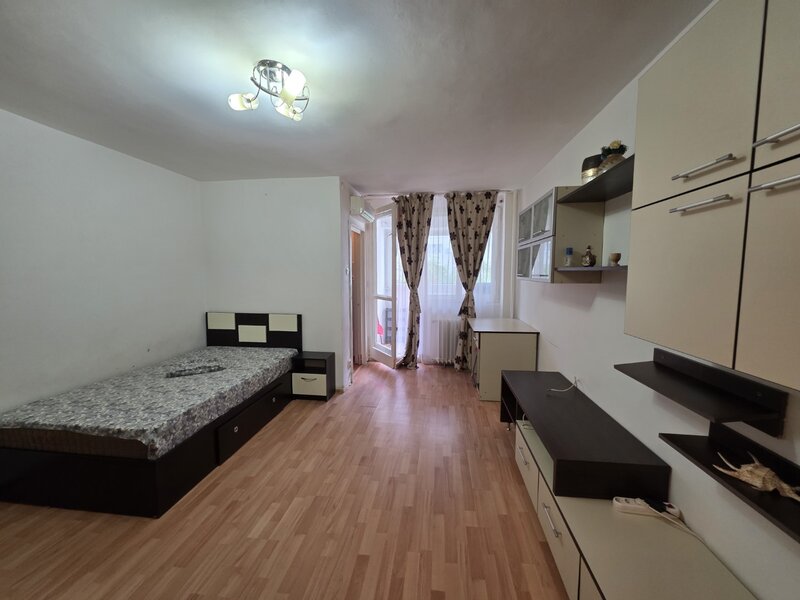 Basarabia, 10 minute metrou Costin Georgian, vav spital Ilfov, bloc 1980,