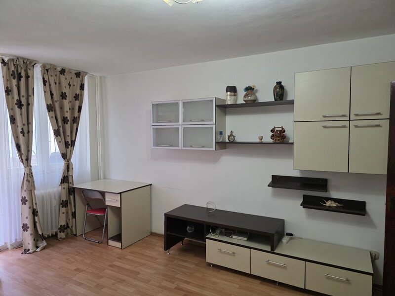 Basarabia, 10 minute metrou Costin Georgian, vav spital Ilfov, bloc 1980,