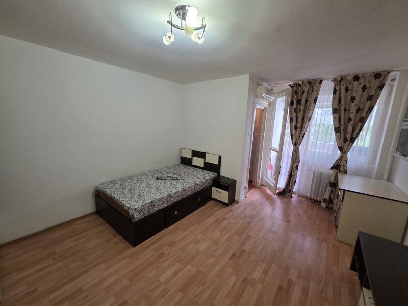 Basarabia, 10 minute metrou Costin Georgian, vav spital Ilfov, bloc 1980,