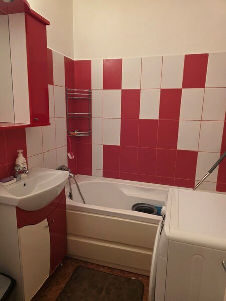 Basarabia, 10 minute metrou Costin Georgian, vav spital Ilfov, bloc 1980,